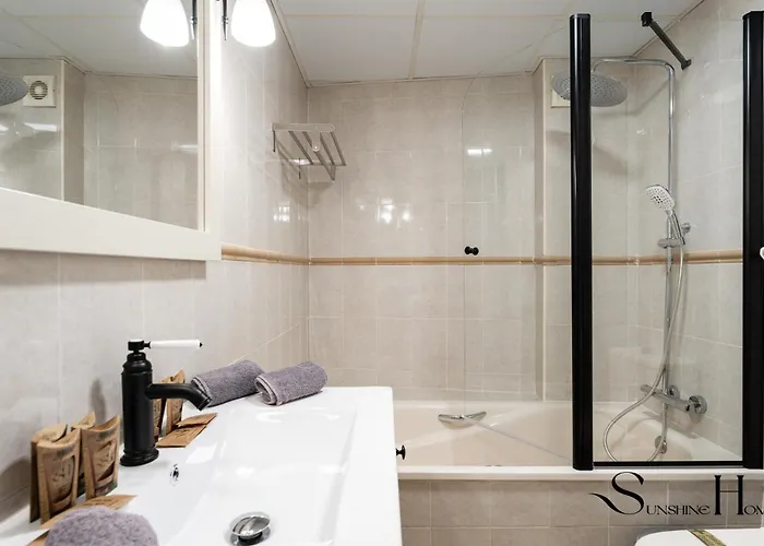 50 Meters From The Beach, 1 Bedroom With Parking Appartement *