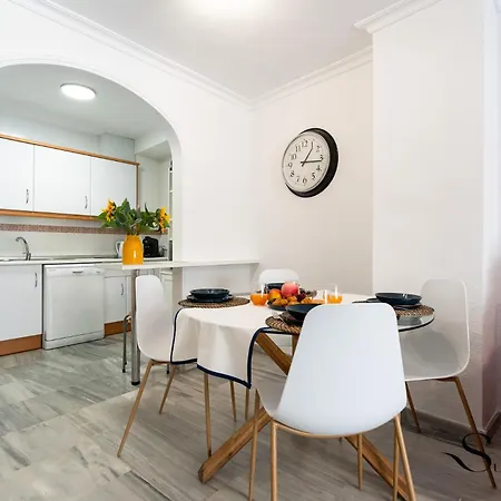 50 Meters From The Beach, 1 Bedroom With Parking Apartment