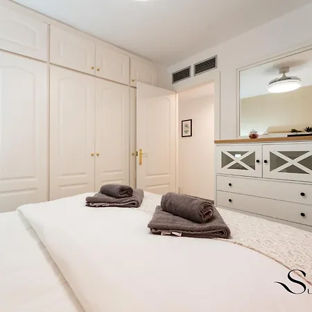 Apartment 50 Meters From The Beach, 1 Bedroom With Parking *