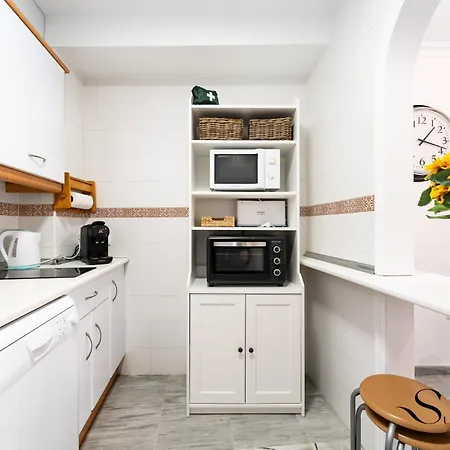 50 Meters From The Beach, 1 Bedroom With Parking * Торремолинос