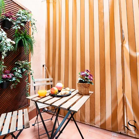 50 Meters From The Beach, 1 Bedroom With Parking Appartamento