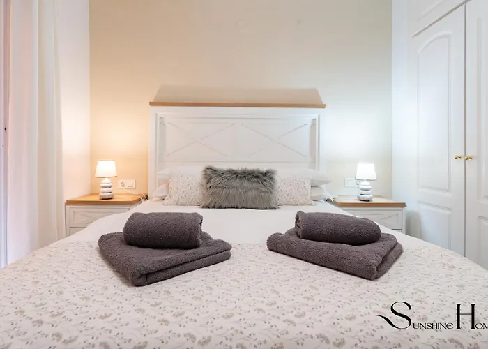 50 Meters From The Beach, 1 Bedroom With Parking * Торремолинос