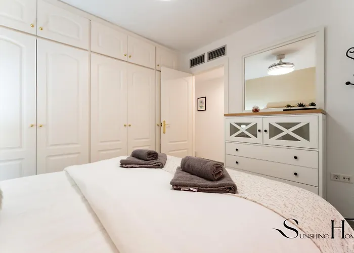 Apartment 50 Meters From The Beach, 1 Bedroom With Parking *