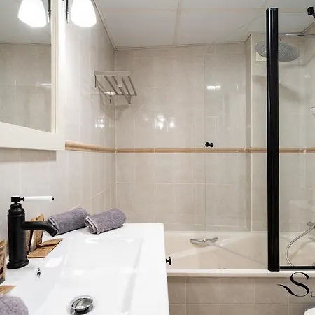 50 Meters From The Beach, 1 Bedroom With Parking アパート *