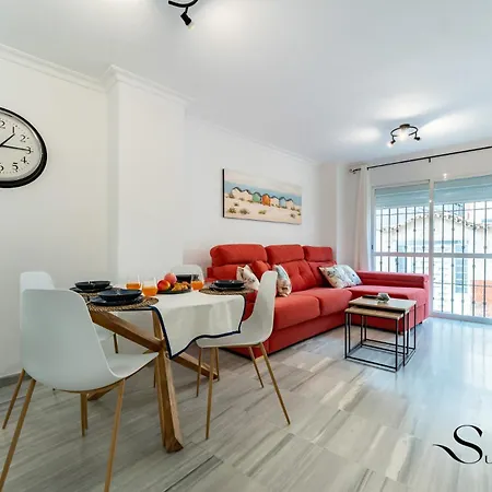 50 Meters From The Beach, 1 Bedroom With Parking Τορρεμολίνος