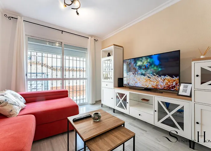 50 Meters From The Beach, 1 Bedroom With Parking * Torremolinos